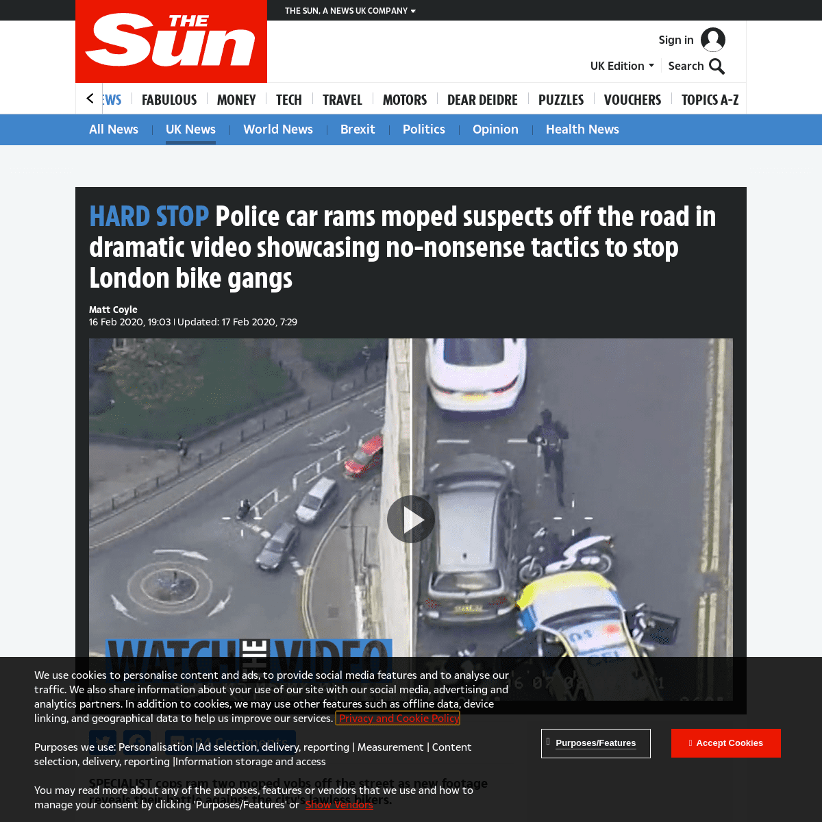 A complete backup of www.thesun.co.uk/news/10975805/moped-thugs-rammed-off-streets-police-london/